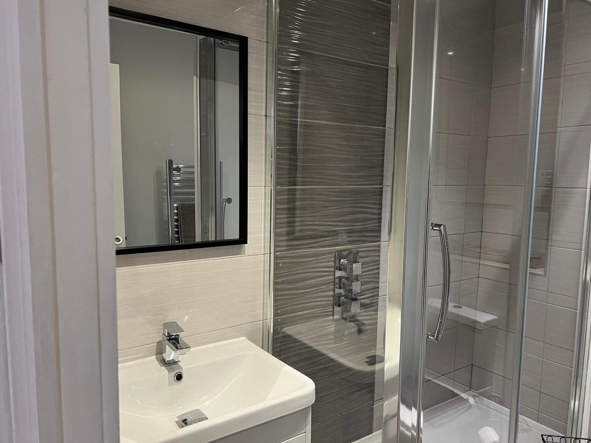 Апартаменти Broadway Retreat With Free Parking Герн-Бей Екстер'єр фото