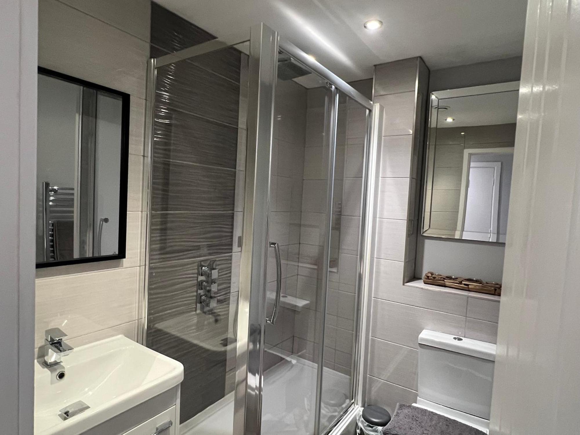 Апартаменти Broadway Retreat With Free Parking Герн-Бей Екстер'єр фото